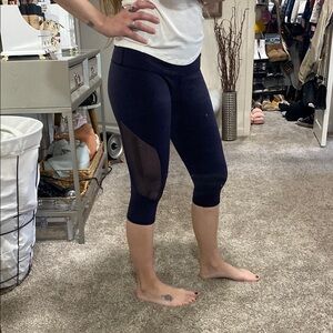 🌼 Lululemon Navy Mesh Panel Leggings for play